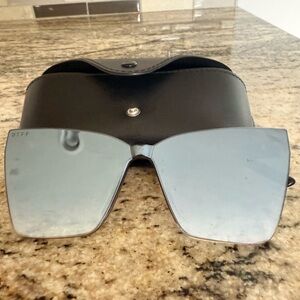 Diff Eyewear Black/ blue/ silver  Sunglasses Modern Design